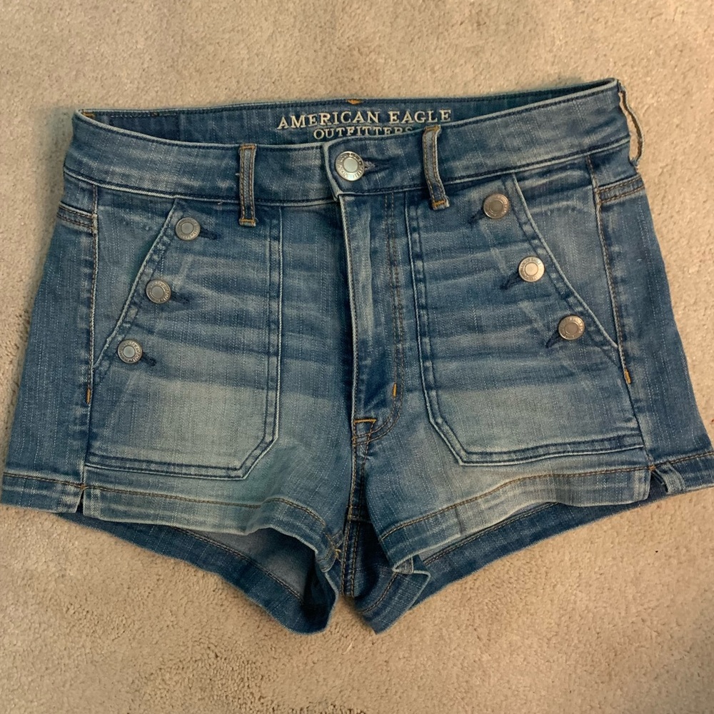 American eagle, size 6 jean shorts!